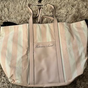 Victoria’s Secret Overnight Bag NWT